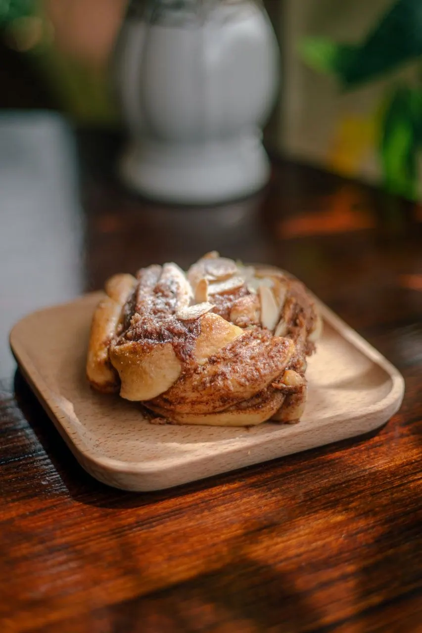 Cinnamon knot, almonds, sugar
